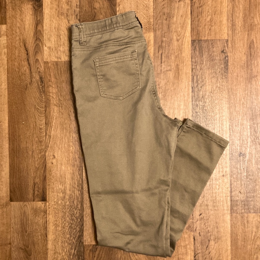 Khaki leggings with pockets